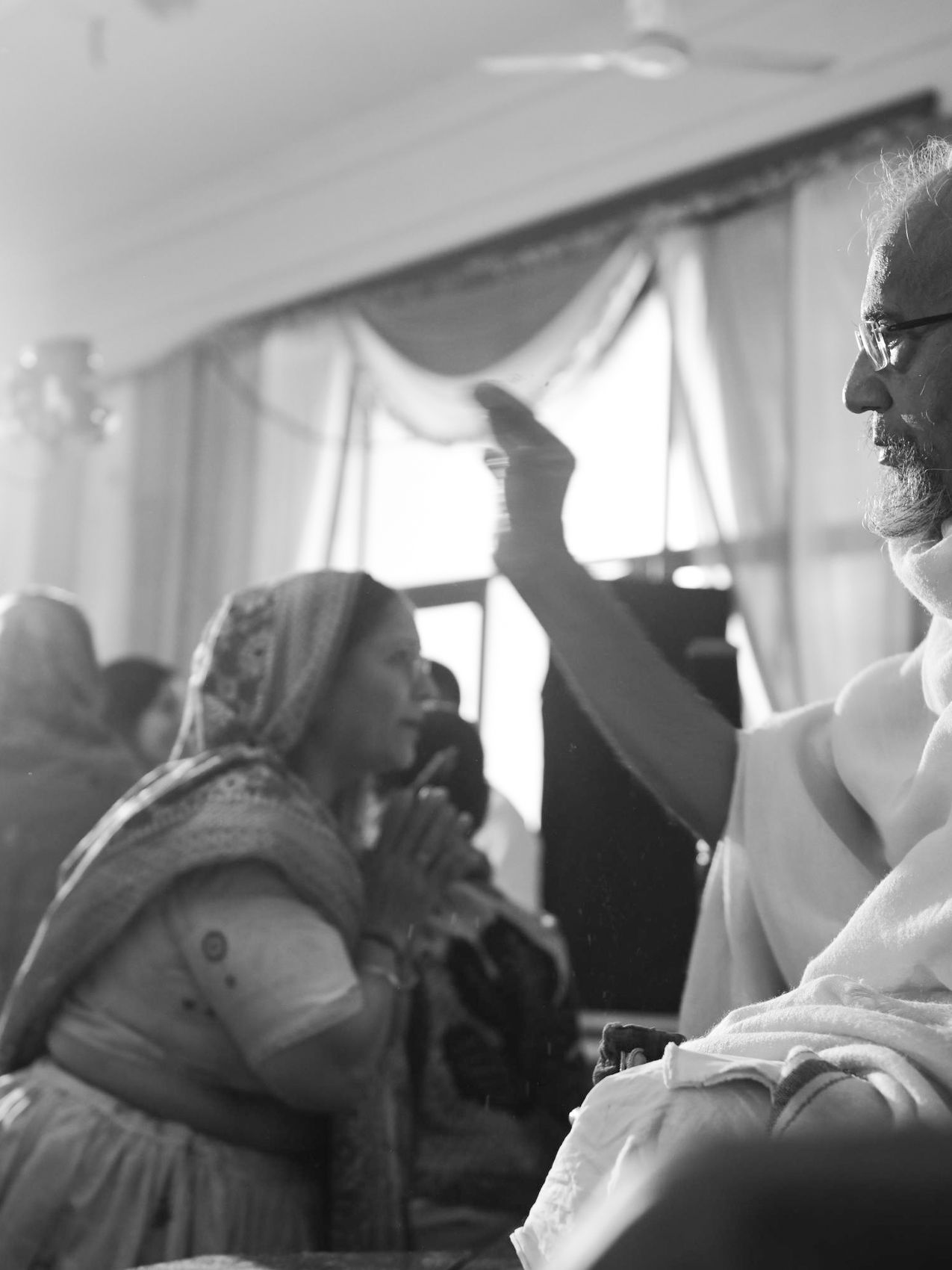 Diksha - devotees greeting a Jain sadhvi